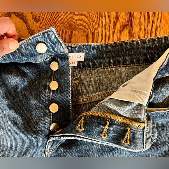 NWOT- Good American The Cut Off Fold Over Waist Jean Shorts- Size 32/14 - Picture 7 of 9